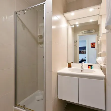 Sunny, New Flat With Open View, In The Heart Of Ostend And Close To The Fishing Port Appartement
